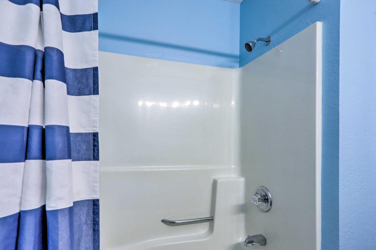 Condo With Balcony, Dock And Access To Lake Erie Sand Beach Bagian luar foto