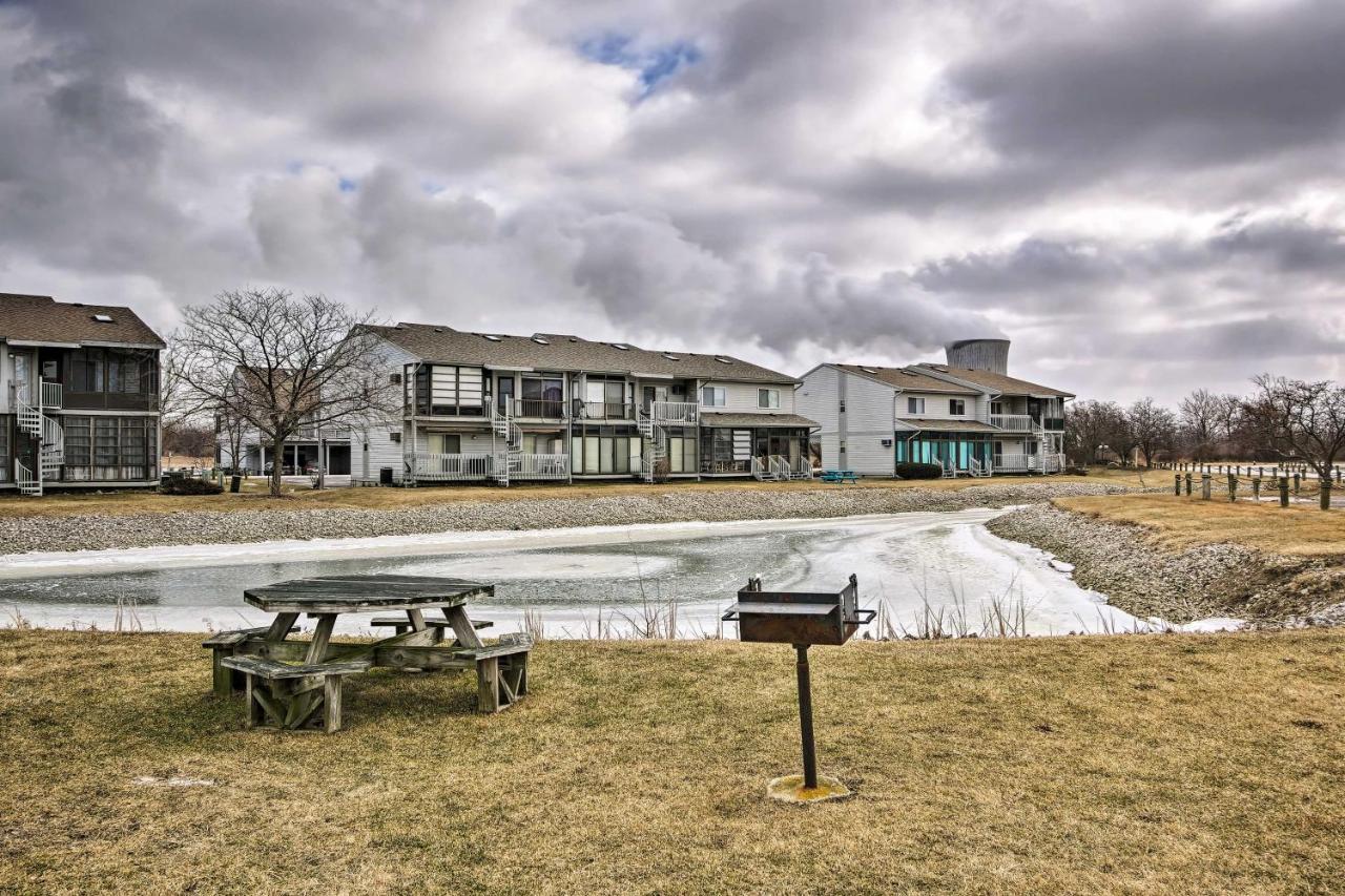 Condo With Balcony, Dock And Access To Lake Erie Sand Beach Bagian luar foto
